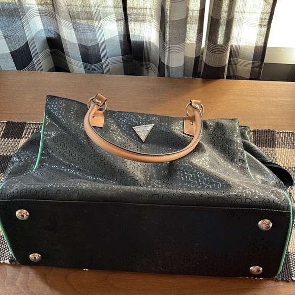 GUESS duffle/purse - Picture 6 of 11